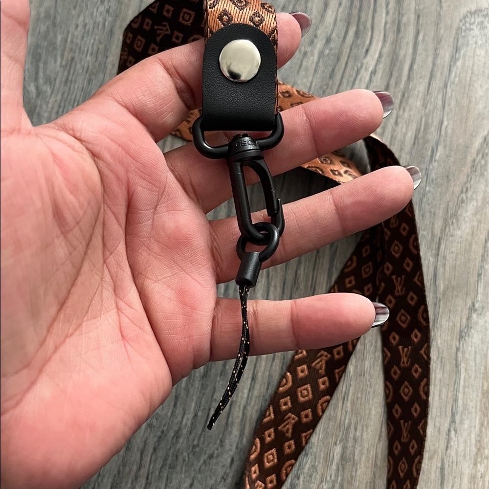 Ribbon LV * Lanyard - Picture 5 of 5